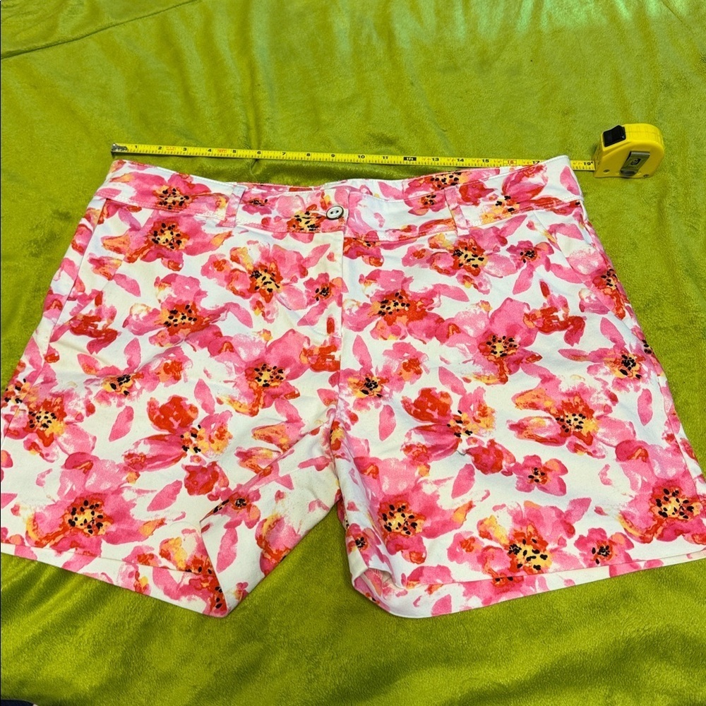 Isaac Mizrahi Pink Floral Print Shorts Bold Resort Wear Summer Vacation Chic, 14 - Picture 2 of 7